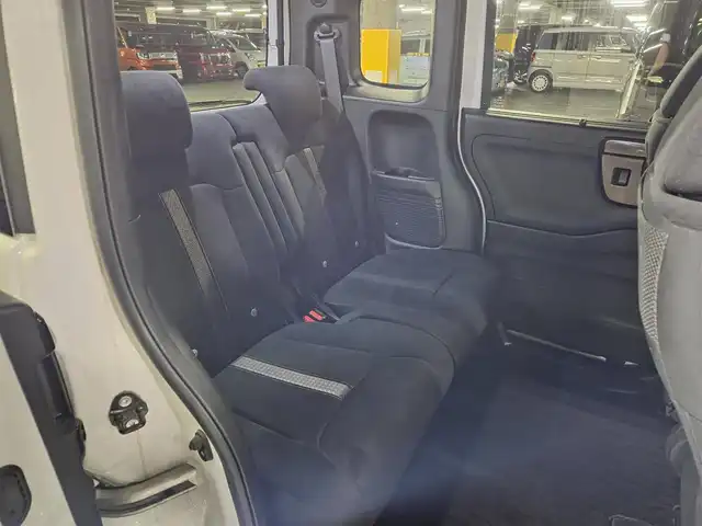 ホンダ Ｎ ＢＯＸ カスタム G L ホンダセンシング 長崎県 2020(令2)年 6.9万km プラチナホワイトパール 純正8型ナビ/フルセグTV/片側パワースライドドア/バックカメラ/ビルトインETC/アダプティブクルーズコントロール/ホンダセンシング/・衝突被害軽減ブレーキ/・車線逸脱防止支援システム/・前後誤発進抑制機能/・標識認識機能/・オートハイビーム/LEDヘッドランプ/ステアリングスイッチ/ベンチシート/前席シートヒーター/後席チップアップシート/純正14インチアルミホイール/スマートキー/プッシュエンジンスタート/禁煙車