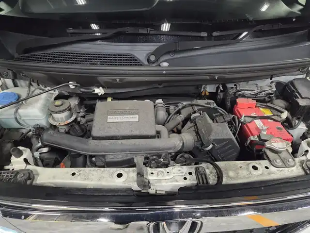 ホンダ Ｎ ＢＯＸ カスタム G L ホンダセンシング 長崎県 2020(令2)年 6.9万km プラチナホワイトパール 純正8型ナビ/フルセグTV/片側パワースライドドア/バックカメラ/ビルトインETC/アダプティブクルーズコントロール/ホンダセンシング/・衝突被害軽減ブレーキ/・車線逸脱防止支援システム/・前後誤発進抑制機能/・標識認識機能/・オートハイビーム/LEDヘッドランプ/ステアリングスイッチ/ベンチシート/前席シートヒーター/後席チップアップシート/純正14インチアルミホイール/スマートキー/プッシュエンジンスタート/禁煙車