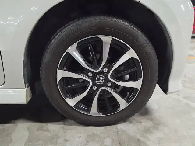 ホンダ Ｎ ＢＯＸ カスタム G L ホンダセンシング 長崎県 2020(令2)年 6.9万km プラチナホワイトパール 純正8型ナビ/フルセグTV/片側パワースライドドア/バックカメラ/ビルトインETC/アダプティブクルーズコントロール/ホンダセンシング/・衝突被害軽減ブレーキ/・車線逸脱防止支援システム/・前後誤発進抑制機能/・標識認識機能/・オートハイビーム/LEDヘッドランプ/ステアリングスイッチ/ベンチシート/前席シートヒーター/後席チップアップシート/純正14インチアルミホイール/スマートキー/プッシュエンジンスタート/禁煙車