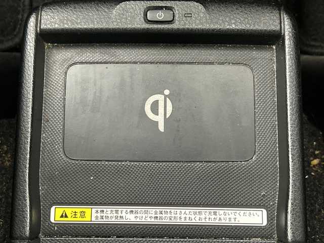 トヨタ エスクァイア ハイブリッド Gi 愛知県 2015(平27)年 6.8万km ブラック 禁煙車/純正9インチナビ/(Bluetooth CD DVD SD FM AM フルセグTV)/ワイヤレス充電/ルーフキャリア/バックカメラ/クルーズコントロール/車両接近通報装置/電動パーキングスイッチ/ビルトインETC/両側パワースライドドア/レザーシート/前席シートヒーター/ナノイー/純正フロアマット/純正15インチアルミホイール/HIDヘッドライト/フロントフォグランプ/Wエアコン/ISO FIX