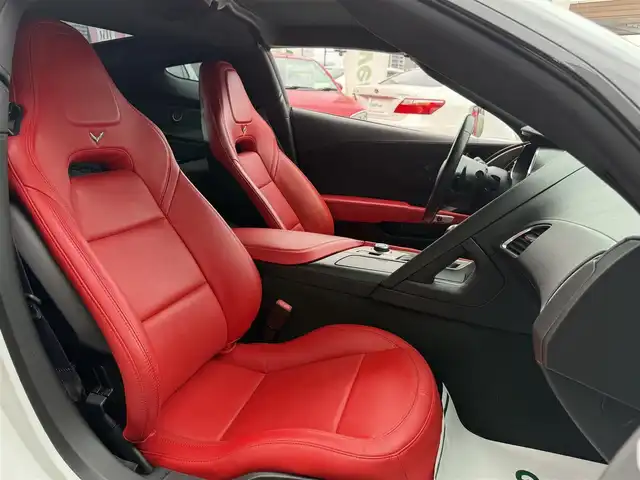 シボレー コルベット クーペ 香川県 2014(平26)年 5.5万km 白 純正ディスプレイオーディオ/社外SDナビ/バックカメラ/専用赤革シート/全席パワーシート/全席シートヒーター/ベンチレーション/BOSEサウンド/HUD/スマートキー/パドルシフト/ドライブレコーダー/電子パーキング/純正F18インチ/R１９インチアルミ/スマートキー/ETC