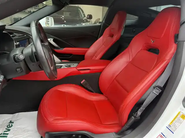 シボレー コルベット クーペ 香川県 2014(平26)年 5.5万km 白 純正ディスプレイオーディオ/社外SDナビ/バックカメラ/専用赤革シート/全席パワーシート/全席シートヒーター/ベンチレーション/BOSEサウンド/HUD/スマートキー/パドルシフト/ドライブレコーダー/電子パーキング/純正F18インチ/R１９インチアルミ/スマートキー/ETC