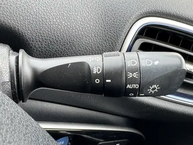 トヨタ プリウス A ツーリングセレクション 滋賀県 2018(平30)年 8.3万km ダークブルーマイカM 社外エアロ/レザーシート/シートヒーター/純正9型SDナビ/フルセグTV/CD/DVD/Bluetooth/バックカメラ/LEDヘッドライト/LEDフォグ/パーキングアシスト/BSM/HUD/PCS/トヨタセーフティセンス/革巻ステアリング/純正17AW