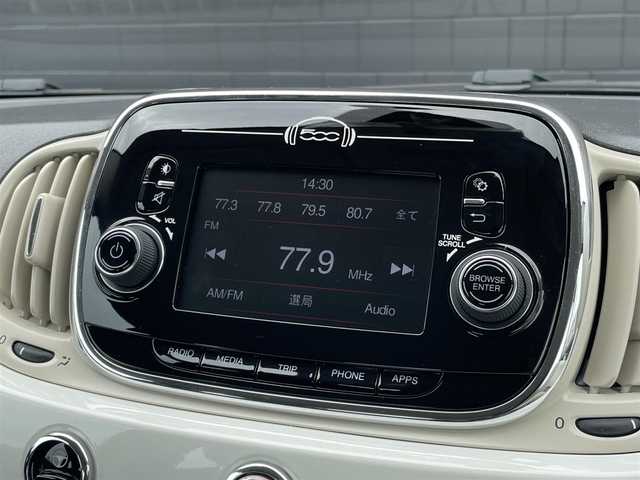 フィアット ５００ 1．2 ポップ 三重県 2016(平28)年 5.2万km ボサノバホワイト 純正ディスプレイオーディオ/Ｂｌｕｅｔｏｏｔｈ接続/ステアリングスイッチ/純正フロアマット/ＡＵＸ接続/ＵＳＢ接続/革巻きステアリング/純正ホイールキャップ/ボサノバホワイト