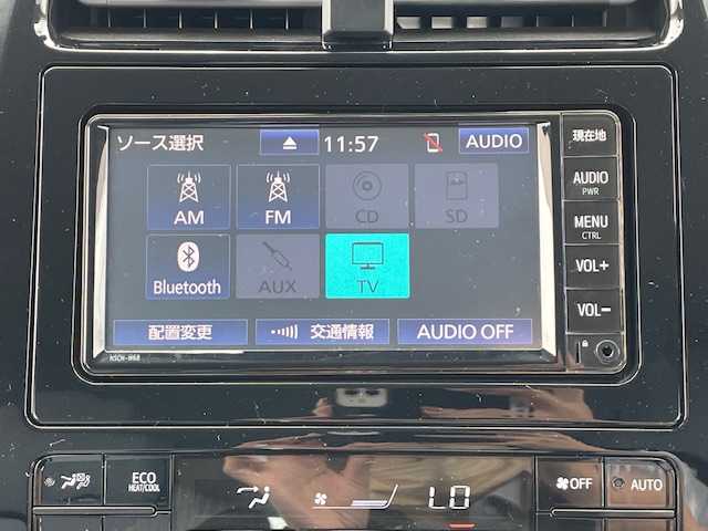 トヨタ プリウス A 静岡県 2019(令1)年 4.4万km アティチュードブラックマイカ ●純正ナビ/(ワンセグ/CD/DVD/Bluetooth)/(NSCN-W68)/●運転席パワーシート/●バックカメラ/●レーダークルーズコントロール/●ブラインドスポットモニター/●衝突被害軽減システム/●レーンキープアシスト/●パーキングアシスト/●前後コーナーセンサー/●LEDライト＆フォグランプ/●オートライト/●オートマチックハイビーム/●革巻きステアリング/●ステアリングスイッチ/●ETC/●前後ドライブレコーダー/●ヘッドアップディスプレイ/●電動格納ウィンカーミラー/●ドアバイザー/●スマートキー/●プッシュスタート/●保証書/●取扱説明書