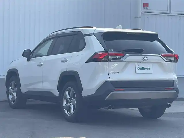 トヨタ ＲＡＶ４ G 愛媛県 2021(令3)年 2.9万km ホワイトパールクリスタルシャイン 純正ディスプレイオーディオ/（Bluetooth/AppleCarPlay/AndroidAuto)/トヨタセーフティー/アランドビューモニター/前後ドライブレコーダー/ETC/アダプティブクルーズコントロール/ブラインドスポットモニター/プリクラッシュセーフティー/レザーシート/パワーシート/メモリーシート/シートヒーター/ステアリングヒーター/パワーバックドア/LEDヘッドライト/オートマチックハイビーム/フォグランプ/純正18インチアルミホイール/フロアマット/ドアバイザー