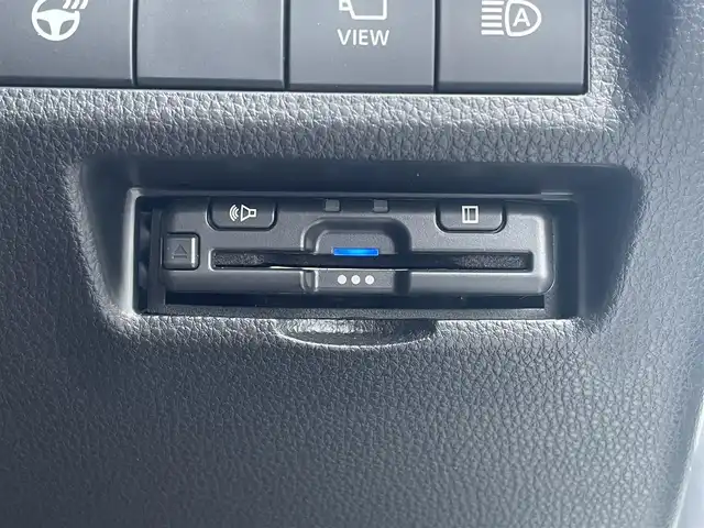 トヨタ ＲＡＶ４ G 愛媛県 2021(令3)年 2.9万km ホワイトパールクリスタルシャイン 純正ディスプレイオーディオ/（Bluetooth/AppleCarPlay/AndroidAuto)/トヨタセーフティー/アランドビューモニター/前後ドライブレコーダー/ETC/アダプティブクルーズコントロール/ブラインドスポットモニター/プリクラッシュセーフティー/レザーシート/パワーシート/メモリーシート/シートヒーター/ステアリングヒーター/パワーバックドア/LEDヘッドライト/オートマチックハイビーム/フォグランプ/純正18インチアルミホイール/フロアマット/ドアバイザー