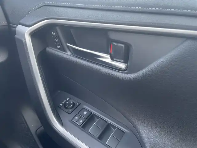 トヨタ ＲＡＶ４ G 愛媛県 2021(令3)年 2.9万km ホワイトパールクリスタルシャイン 純正ディスプレイオーディオ/（Bluetooth/AppleCarPlay/AndroidAuto)/トヨタセーフティー/アランドビューモニター/前後ドライブレコーダー/ETC/アダプティブクルーズコントロール/ブラインドスポットモニター/プリクラッシュセーフティー/レザーシート/パワーシート/メモリーシート/シートヒーター/ステアリングヒーター/パワーバックドア/LEDヘッドライト/オートマチックハイビーム/フォグランプ/純正18インチアルミホイール/フロアマット/ドアバイザー