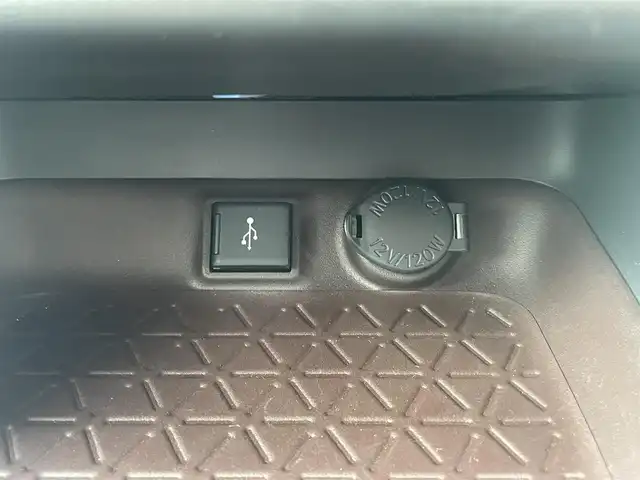 トヨタ ＲＡＶ４ G 愛媛県 2021(令3)年 2.9万km ホワイトパールクリスタルシャイン 純正ディスプレイオーディオ/（Bluetooth/AppleCarPlay/AndroidAuto)/トヨタセーフティー/アランドビューモニター/前後ドライブレコーダー/ETC/アダプティブクルーズコントロール/ブラインドスポットモニター/プリクラッシュセーフティー/レザーシート/パワーシート/メモリーシート/シートヒーター/ステアリングヒーター/パワーバックドア/LEDヘッドライト/オートマチックハイビーム/フォグランプ/純正18インチアルミホイール/フロアマット/ドアバイザー
