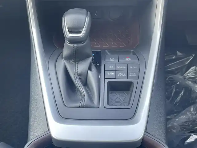 トヨタ ＲＡＶ４ G 愛媛県 2021(令3)年 2.9万km ホワイトパールクリスタルシャイン 純正ディスプレイオーディオ/（Bluetooth/AppleCarPlay/AndroidAuto)/トヨタセーフティー/アランドビューモニター/前後ドライブレコーダー/ETC/アダプティブクルーズコントロール/ブラインドスポットモニター/プリクラッシュセーフティー/レザーシート/パワーシート/メモリーシート/シートヒーター/ステアリングヒーター/パワーバックドア/LEDヘッドライト/オートマチックハイビーム/フォグランプ/純正18インチアルミホイール/フロアマット/ドアバイザー