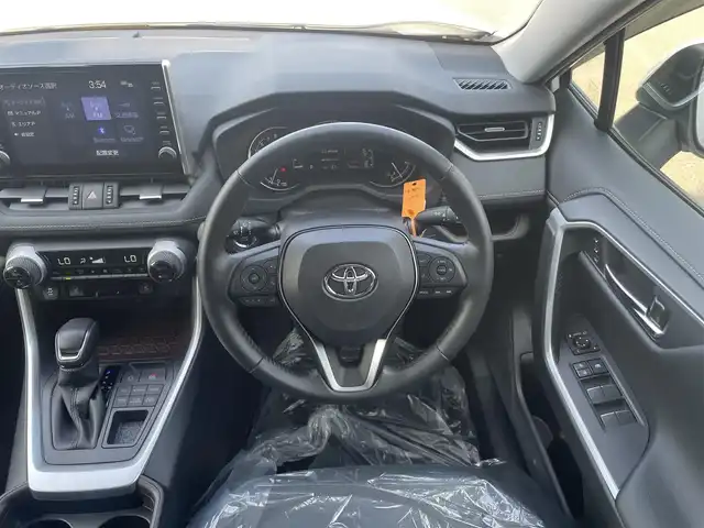 トヨタ ＲＡＶ４ G 愛媛県 2021(令3)年 2.9万km ホワイトパールクリスタルシャイン 純正ディスプレイオーディオ/（Bluetooth/AppleCarPlay/AndroidAuto)/トヨタセーフティー/アランドビューモニター/前後ドライブレコーダー/ETC/アダプティブクルーズコントロール/ブラインドスポットモニター/プリクラッシュセーフティー/レザーシート/パワーシート/メモリーシート/シートヒーター/ステアリングヒーター/パワーバックドア/LEDヘッドライト/オートマチックハイビーム/フォグランプ/純正18インチアルミホイール/フロアマット/ドアバイザー