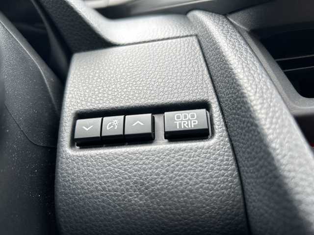 トヨタ プリウス Z 和歌山県 2023(令5)年 4.3万km プラチナホワイトパールマイカ 純正12.3インチナビ/フルセグTV/Bluetooth/AM/FM/パノラミックビュービューモニター/ETC2.0/トヨタセーフティセンス/PCS（プリクラッシュセーフティ）/BSM（ブラインドスポットモニター）/PDA（プロアクティブドライビングアシスト）/RCTA（リヤクロストラフィックアラート）/LTA（レーントレーシングアシスト）/LDA（レーンディパーチャーアラート）/クリアランスソナー/発進遅れ告知機能/緊急時操舵支援/トヨタチームメイト/アドバンストパーク/パノラマルーフ/パワーバックドア/デジタルインナーミラー/前後ドライブレコーダー/レザーシート/運転席パワーシート/前席シートヒーター/前席シートベンチレーション/革巻きステアリング/ステアリングヒーター/ステアリングスイッチ/LEDヘッドライト/オートライト/アダプティブハイビーム/電動パーキングブレーキ/オートブレーキホールド/純正19インチAW/プッシュスタート/スマートキー
