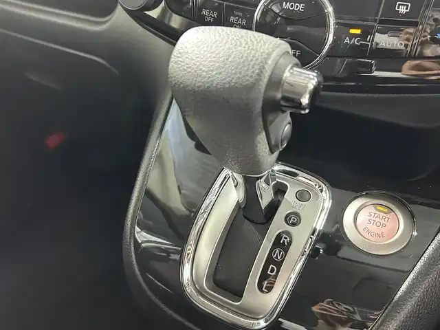 日産 セレナ ハイウェイスター Sハイブリッド 大阪府 2012(平24)年 5.9万km スーパーブラック 純正ナビ(フルセグ/DVD再生/Bluetooth) バックカメラ 後席モニター ETC 両側パワースライドドア クルコン オートライト リアオートエアコン スマートキー Pスタート