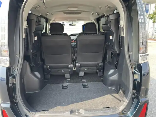 トヨタ ヴォクシー ZS 佐賀県 2014(平26)年 14.7万km ブラッキッシュアゲハガラスフレーク こちらは現金またはオートローンご利用時の価格です。/自社ローンご希望の方は別途その旨お申付け下さい/・外色:ブラキッシュアゲハガラスフレーク/・７人乗り/・両側電動スライド　/・純正ＳＤナビ/ＢＴオーディオ/フルセグ/ＤＶＤ/ＣＤ　/・社外ドラレコ　/・ＧＰＳレーダー　/・バックカメラ　/・ビルトインＥＴＣ
