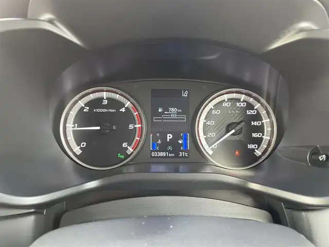 三菱 デリカＤ：５ P 熊本県 2023(令5)年 3.4万km グラファイトグレーメタリック/ブラックマイカ 社外９型SDナビ/・AM/FM/CD/DVD/SD/BT/フルセグTV/・全周囲カメラ/ｅ－Ａｓｓｉｓｔ/・衝突被害軽減ブレーキ/・車線逸脱警報/・オートマチックハイビーム/・レーダークルーズコントロール/・後側方車両検知システム/・オートマチックハイビーム/両側電動ドア/パワーバックドア/ＥＴＣ/アイドリングストップ/革巻きステアリング/・ステアリングリモコン/・ステアリングヒーター/・パドルシフト/D席パワーシート/D/Nシートヒーター/ＬＥＤヘッドライト/オートライト/フォグランプ/スマートキー/プッシュスタート/社外フロアマット/純正アルミホイール