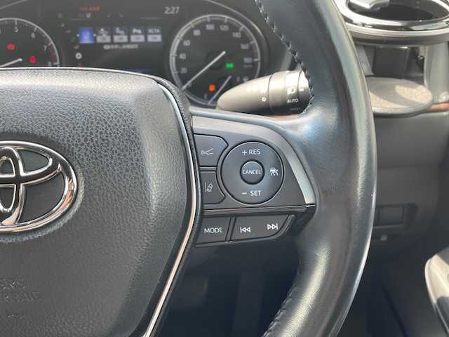 トヨタ ハリアー Z レザーパッケージ 静岡県 2020(令2)年 3.3万km プレシャスブラックパール ●JBL１２．３インチ純正ディスプレイオーディオ(ナビ付）/(フルセグ/Bluetooth)/●レザーシート/●前席パワーシート(運転席シートメモリー付き）/●前席シートヒーター/●前席エアシート/●全方位カメラ/●レーダークルーズコントロール/●ブラインドスポットモニター/●衝突被害軽減システム/●レーンキープアシスト/●前後コーナーセンサー/●電動パーキングブレーキ/●オートブレーキホールド/●LEDライト/●オートライト/●オートマチックハイビーム/●革巻きステアリング/●電動チルトアンドテレスコピック/●ステアリングヒーター/●ステアリングスイッチ/●ETC2.0/●デジタルインナーミラー/●電動リアゲート/●電動格納ウィンカーミラー/●純正フロアマット/●スマートキー/●プッシュスタート/●ドアバイザー/●純正19インチアルミホイール/●W＋サイド＋カーテンSRS＋ABS