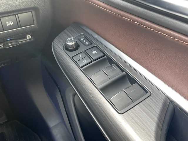 トヨタ ハリアー Z レザーパッケージ 静岡県 2020(令2)年 3.3万km プレシャスブラックパール ●JBL１２．３インチ純正ディスプレイオーディオ(ナビ付）/(フルセグ/Bluetooth)/●レザーシート/●前席パワーシート(運転席シートメモリー付き）/●前席シートヒーター/●前席エアシート/●全方位カメラ/●レーダークルーズコントロール/●ブラインドスポットモニター/●衝突被害軽減システム/●レーンキープアシスト/●前後コーナーセンサー/●電動パーキングブレーキ/●オートブレーキホールド/●LEDライト/●オートライト/●オートマチックハイビーム/●革巻きステアリング/●電動チルトアンドテレスコピック/●ステアリングヒーター/●ステアリングスイッチ/●ETC2.0/●デジタルインナーミラー/●電動リアゲート/●電動格納ウィンカーミラー/●純正フロアマット/●スマートキー/●プッシュスタート/●ドアバイザー/●純正19インチアルミホイール/●W＋サイド＋カーテンSRS＋ABS