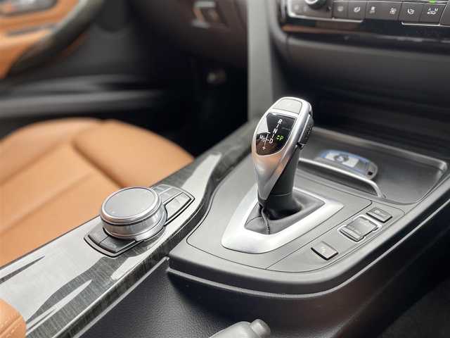 ＢＭＷ ３２０ｄ Mスポーツ 栃木県 2018(平30)年 6万km エストリル・ブルー セレクトパッケージ/・サンルーフ/・マルチディスプレイメーター/ブラウンレザーシート /コンフォートアクセス/インテリジェントセーフティ/パークディスタンスコントロール/アクティブクルーズコントロール/ブラインドスポット /ナビ/バックカメラ/ミラーETC/パワーシート /シートヒーター /LEDヘッドライト/オートライト/ドライブレコーダー/GPSレーダー