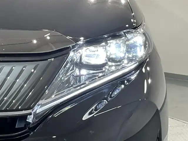トヨタ ハリアー プレミアム スタイルノアール 愛知県 2020(令2)年 8.9万km ブラックマイカ 純正９インチナビ（NSZT-Y66T）/（AM/FM/CD・DVD再生/フルセグTV/SD/Bluetooth)/トヨタセーフティセンス　/　　-プリクラッシュセーフティ/　　-レーンディパーチャーアラート/　　-アダプティブハイビームシステム/　　-レーダークルーズコントロール/電動バックドア　/ビルトインＥＴＣ　/ＬＥＤヘッドライト　/ハーフレザーシート　/ドライブレコーダー　/パワーシート　/バックカメラ　/クリアランスソナー/プッシュスタート/　　-スマートキー/オートブレーキホールド機能/純正フロアマット
