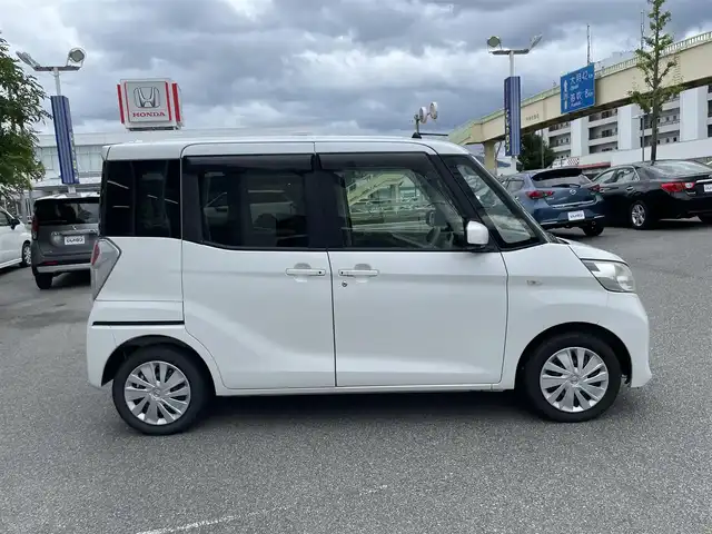 日産 デイズ ルークス X 山梨県 2015(平27)年 9万km ホワイトパール (株)IDOMが運営する【じしゃロン甲府店】の自社ローン専用車両になります。/こちらは現金またはオートローンご利用時の価格です。自社ローンご希望の方は別途その旨お申付け下さい/エマージェンシーブレーキ/両側パワースライドドア/スマートキー２個/純正メモリナビ・フルセグＴＶ/ＣＤ・ＤＶＤ・ＳＤ・ＢＴオーディオ/アラウンドビューモニター/保証書・取説書・ナビ説書