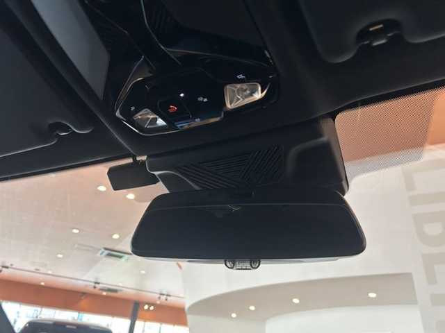 ＢＭＷ ＢＭＷ Ｘ１ xDrive 20d Mスポーツ 道央・札幌 2025(令7)年 0.1千km ミネラルホワイト ドライビングアシストプロフェッショナル/　・ACC/　・ステアリングアシスト/　・レーンキープアシスト/　・レーンチェンジウォーニング/　・レーンチェンジアシスト/　・クロストラフィックウォーニング/ヘッドアップディスプレイ/パーキングアシストプラス/　・360°カメラ/　・アクティブPDC/　・パーキングアシスト/　・リモート3Dビュー/　・リバースアシスト/ハーフレザーシート/シートヒーター/ワイヤレスチャージング/アダプティブLEDヘッドライト/ハイビームアシスト/オートマチックテールゲート