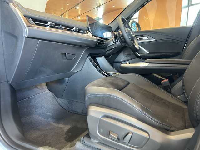 ＢＭＷ ＢＭＷ Ｘ１ xDrive 20d Mスポーツ 道央・札幌 2025(令7)年 0.1千km ミネラルホワイト ドライビングアシストプロフェッショナル/　・ACC/　・ステアリングアシスト/　・レーンキープアシスト/　・レーンチェンジウォーニング/　・レーンチェンジアシスト/　・クロストラフィックウォーニング/ヘッドアップディスプレイ/パーキングアシストプラス/　・360°カメラ/　・アクティブPDC/　・パーキングアシスト/　・リモート3Dビュー/　・リバースアシスト/ハーフレザーシート/シートヒーター/ワイヤレスチャージング/アダプティブLEDヘッドライト/ハイビームアシスト/オートマチックテールゲート