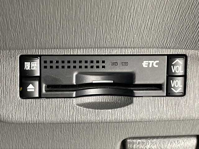 トヨタ プリウス S ツーリングセレクション 千葉県 2010(平22)年 5万km ホワイトパールクリスタルシャイン 純正HDDナビ/（フルセグ/Bluetooth/CD/DVD/FM/AM）/バックカメラ/ETC/ドライブレコーダー（前のみ）/アイドリングストップ/スマートキー/ハロゲンヘッドライト/電動格納ミラー/純正フロアマット/純正サイドバイザー/W＋サイド＋カーテンエアバッグ