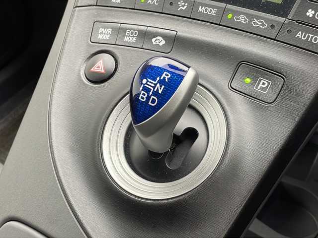 トヨタ プリウス S ツーリングセレクション 千葉県 2010(平22)年 5万km ホワイトパールクリスタルシャイン 純正HDDナビ/（フルセグ/Bluetooth/CD/DVD/FM/AM）/バックカメラ/ETC/ドライブレコーダー（前のみ）/アイドリングストップ/スマートキー/ハロゲンヘッドライト/電動格納ミラー/純正フロアマット/純正サイドバイザー/W＋サイド＋カーテンエアバッグ