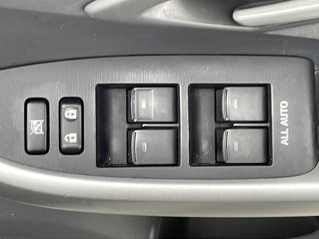 トヨタ プリウス S ツーリングセレクション 千葉県 2010(平22)年 5万km ホワイトパールクリスタルシャイン 純正HDDナビ/（フルセグ/Bluetooth/CD/DVD/FM/AM）/バックカメラ/ETC/ドライブレコーダー（前のみ）/アイドリングストップ/スマートキー/ハロゲンヘッドライト/電動格納ミラー/純正フロアマット/純正サイドバイザー/W＋サイド＋カーテンエアバッグ