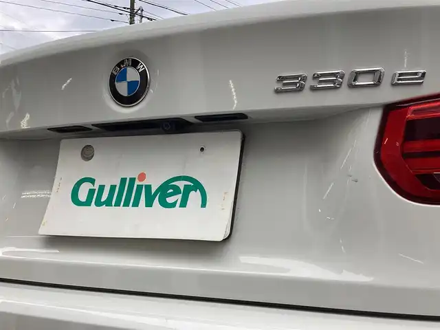 ＢＭＷ ３３０ｅ Mスポーツ アイパフォーマンス 千葉県 2018(平30)年 4.3万km アルピンホワイトⅢ 純正ナビ/バックカメラ/レザーシート/シートヒーター/ETC/取扱説明書/保証書