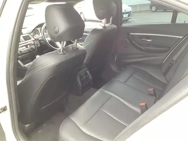ＢＭＷ ３３０ｅ Mスポーツ アイパフォーマンス 千葉県 2018(平30)年 4.3万km アルピンホワイトⅢ 純正ナビ/バックカメラ/レザーシート/シートヒーター/ETC/取扱説明書/保証書