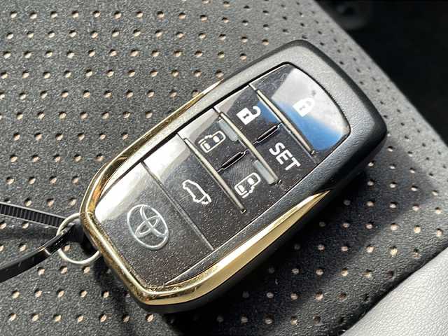 トヨタ アルファード S タイプゴールド 長野県 2020(令2)年 3万km ホワイトパールクリスタルシャイン サンルーフ/ハーフレザーシート/純正メーカーナビフルセグTV/DVDプレイヤー/TVキャンセラー/純正フリップダウンモニター/両側パワースライドドア/パワーバックドア/ドライブレコーダー/ビルトインETC/前後コーナーセンサー /純正18インチアルミ/ワンオーナー /保証書・取説/スペアキー