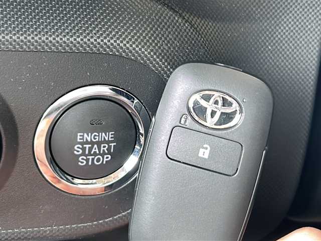 トヨタ ライズ G 鳥取県 2025(令7)年 0.2万km レーザーブルークリスタルシャイン ワンオーナー/スマートキー/プリクラッシュセーフティ/レーンデパーチャーアラート/インテリジェントソナー/オートハイビーム/ディスプレイオーディオ/フルセグ・Bluetooth/ミラーリング・HDMI/バックカメラ/オートリトラクトミラー/オートエアコン/オートワイパー/LEDヘッドライト/保証書・取説