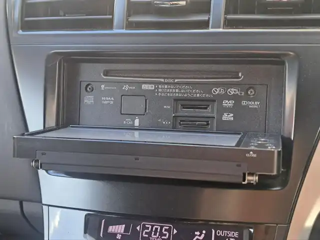 トヨタ プリウス α S 大阪府 2011(平23)年 11.8万km スーパーホワイトⅡ /禁煙車//純正SDナビ【NSZT-W61G】/・SD/CD/DVD/フルTV/Bluetooth/AUX//F.S.Rカメラ・アラウンドビューカメラ//前後ドラレコ【CSD-790FHG】//ビルトインETC//スマートキー//プッシュスタート//純正16AW