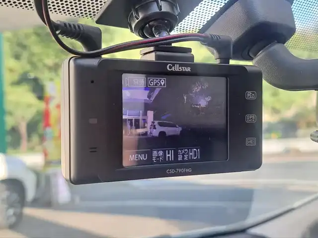 トヨタ プリウス α S 大阪府 2011(平23)年 11.8万km スーパーホワイトⅡ /禁煙車//純正SDナビ【NSZT-W61G】/・SD/CD/DVD/フルTV/Bluetooth/AUX//F.S.Rカメラ・アラウンドビューカメラ//前後ドラレコ【CSD-790FHG】//ビルトインETC//スマートキー//プッシュスタート//純正16AW