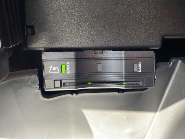 メルセデス・ベンツ ＧＬＢ２００ｄ 静岡県 2021(令3)年 3.4万km マウンテングレー /純正ナビ/地デジTV//Bluetooth//バック/全周囲カメラ//レザーシート//シートヒーター//衝突軽減ブレーキ//ブラインドスポットモニター//キーレスゴー//純正18インチAW//スマートキー//LEDヘッドライト//保証書//取説