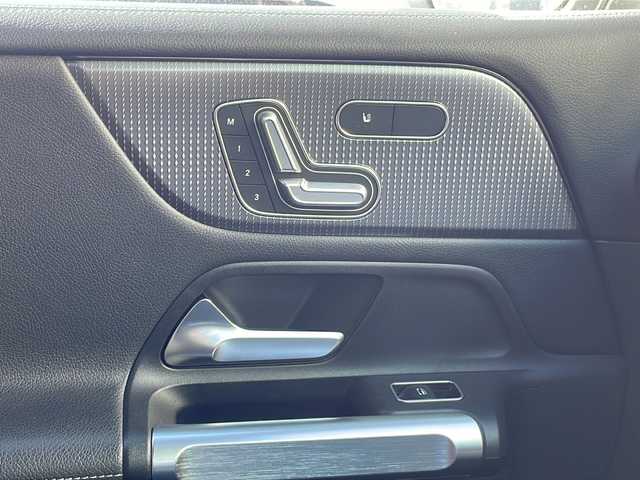 メルセデス・ベンツ ＧＬＢ２００ｄ 静岡県 2021(令3)年 3.4万km マウンテングレー /純正ナビ/地デジTV//Bluetooth//バック/全周囲カメラ//レザーシート//シートヒーター//衝突軽減ブレーキ//ブラインドスポットモニター//キーレスゴー//純正18インチAW//スマートキー//LEDヘッドライト//保証書//取説