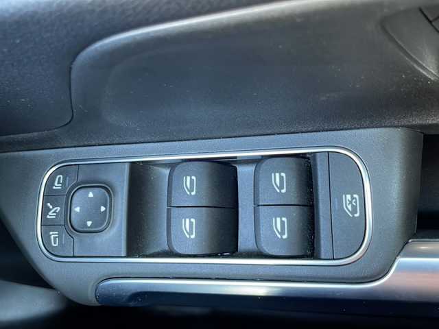 メルセデス・ベンツ ＧＬＢ２００ｄ 静岡県 2021(令3)年 3.4万km マウンテングレー /純正ナビ/地デジTV//Bluetooth//バック/全周囲カメラ//レザーシート//シートヒーター//衝突軽減ブレーキ//ブラインドスポットモニター//キーレスゴー//純正18インチAW//スマートキー//LEDヘッドライト//保証書//取説