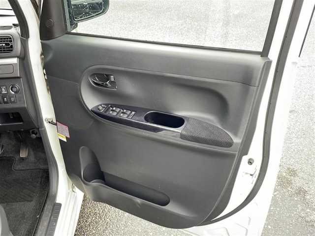 ダイハツ タント カスタム RS トップED SAⅡ 新潟県 2016(平28)年 9.3万km パールホワイトⅢ 8インチメモリーナビ(AVIC-RL901)/(AM/FM/CD/DVD/Bluetooth)/フルセグTV/両側パワースライド/バックカメラ/スマートアシストII/・衝突回避支援ブレーキ/・衝突警報機能/・車線逸脱警報/・誤発進抑制制御機能/・先行車発進お知らせ機能/オートライト/オートエアコン/LEDヘッドライト/電動格納ミラー/スマートキー/スペアキー/ステアリングスイッチ/プッシュスタート/取扱説明書/保証書