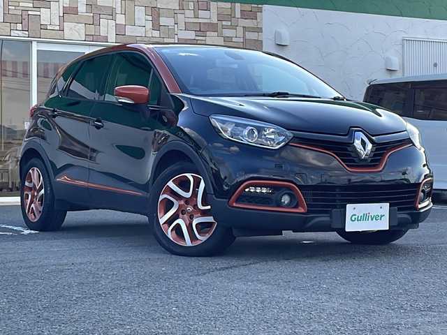 ルノー キャプチャー ルシヨン 徳島県 2014(平26)年 4.7万km 黒Ⅱ 社外メモリナビ/(BT/ワンセグTV/AM/FM/CD/DVD)/クルーズコントロール/バックカメラ/コーナーセンサー/ハロゲンヘッドライト/オートライト/ETC/ステアリングスイッチ/電動格納ミラー/純正17インチアルミホイール/純正フロアマット/プッシュスタート/～カラーコード～/2トーン/ノワールエトワールM: GNE/オランジュルシヨンM: ENZ