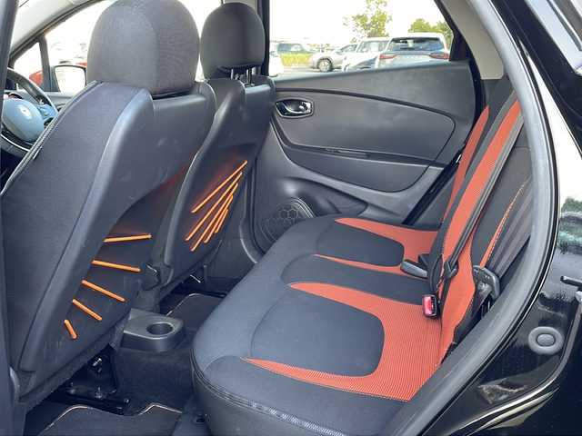 ルノー キャプチャー ルシヨン 徳島県 2014(平26)年 4.7万km 黒Ⅱ 社外メモリナビ/(BT/ワンセグTV/AM/FM/CD/DVD)/クルーズコントロール/バックカメラ/コーナーセンサー/ハロゲンヘッドライト/オートライト/ETC/ステアリングスイッチ/電動格納ミラー/純正17インチアルミホイール/純正フロアマット/プッシュスタート/～カラーコード～/2トーン/ノワールエトワールM: GNE/オランジュルシヨンM: ENZ