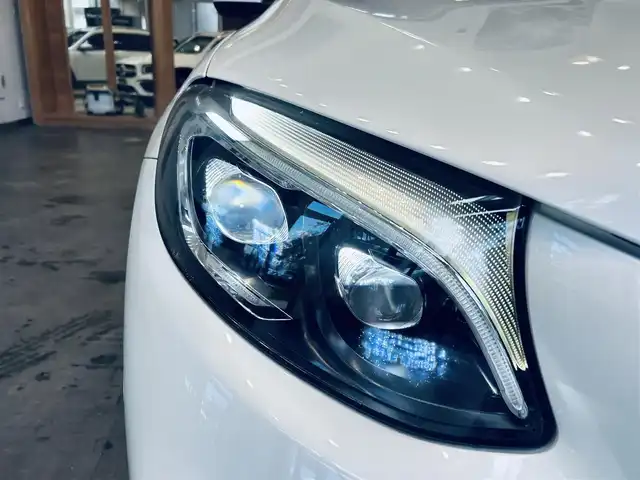 メルセデス・ベンツ ＧＬＣ２００ クーペスポーツ 大阪府 2017(平29)年 6.7万km ダイヤモンドホワイト レーダーセーフティP/ACC/純正ナビ/TV/360度カメラ/純正19インチAW/LEDヘッドライト/電動リアゲート/ブラインドスポット/クリアランスソナー/パドルシフト/ハーフ革/メモリ付きパワーシート/シートヒーター/ETC/ドラレコ