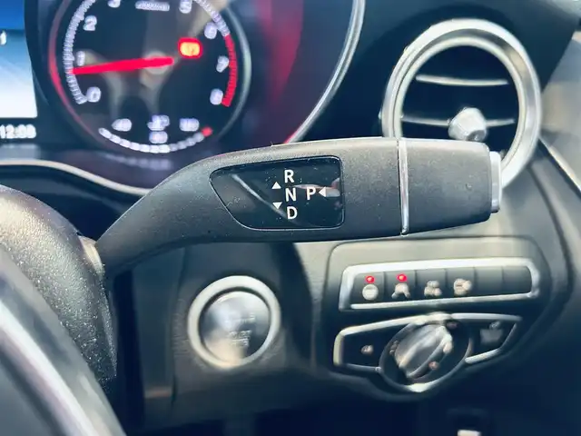 メルセデス・ベンツ ＧＬＣ２００ クーペスポーツ 大阪府 2017(平29)年 6.7万km ダイヤモンドホワイト レーダーセーフティP/ACC/純正ナビ/TV/360度カメラ/純正19インチAW/LEDヘッドライト/電動リアゲート/ブラインドスポット/クリアランスソナー/パドルシフト/ハーフ革/メモリ付きパワーシート/シートヒーター/ETC/ドラレコ