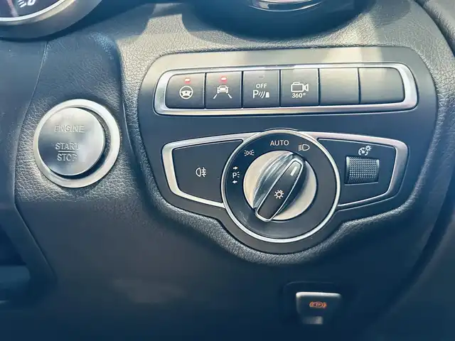 メルセデス・ベンツ ＧＬＣ２００ クーペスポーツ 大阪府 2017(平29)年 6.7万km ダイヤモンドホワイト レーダーセーフティP/ACC/純正ナビ/TV/360度カメラ/純正19インチAW/LEDヘッドライト/電動リアゲート/ブラインドスポット/クリアランスソナー/パドルシフト/ハーフ革/メモリ付きパワーシート/シートヒーター/ETC/ドラレコ