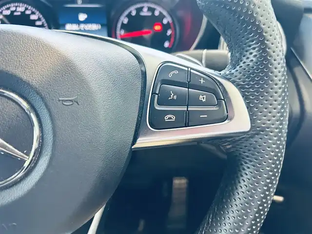 メルセデス・ベンツ ＧＬＣ２００ クーペスポーツ 大阪府 2017(平29)年 6.7万km ダイヤモンドホワイト レーダーセーフティP/ACC/純正ナビ/TV/360度カメラ/純正19インチAW/LEDヘッドライト/電動リアゲート/ブラインドスポット/クリアランスソナー/パドルシフト/ハーフ革/メモリ付きパワーシート/シートヒーター/ETC/ドラレコ