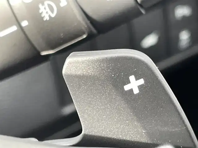 ホンダ ヴェゼル ハイブリッド e:HEV Z 香川県 2025(令7)年 0.1千km クリスタルブラックパール Honda SENSING/・衝突軽減ブレーキ/・誤発進抑制機能/・歩行者事故低減ステアリング/・路外逸脱抑制機能/・渋滞追従機能付きアダプティブクルーズコントロール/・車線維持支援システム /純正9インチナビ/(Bluetooth/FM/AM/Apple CarPlay/Android Auto/フルセグTV)/バックカメラ/ブラインドスポットモニター/ハンズフリー電動リアゲート/アダプティブドライビングビーム/LEDシーケンシャルターンシグナルランプ/前席シートヒーター/ビルトインETC2.0/純正18インチアルミホイール/コンビシート/パドルシフト/本革巻きステアリング/ステアリングリモコン/置くだけ充電/プッシュスタート/スマートキー/スペアキー