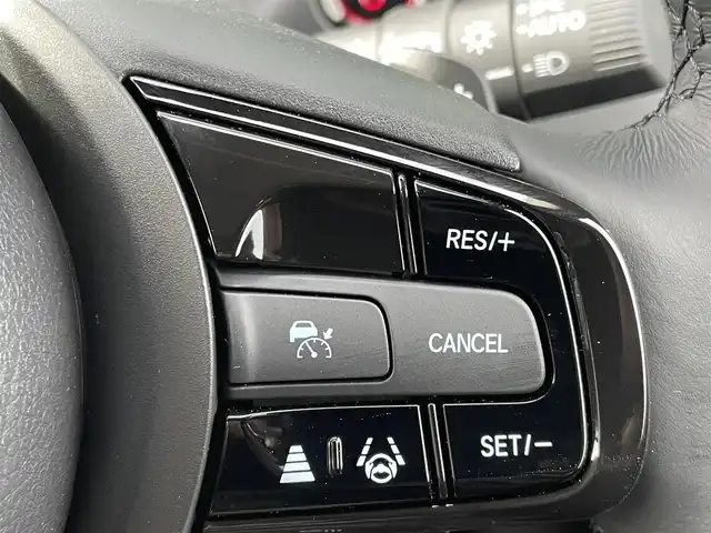 ホンダ ヴェゼル ハイブリッド e:HEV Z 香川県 2025(令7)年 0.1千km クリスタルブラックパール Honda SENSING/・衝突軽減ブレーキ/・誤発進抑制機能/・歩行者事故低減ステアリング/・路外逸脱抑制機能/・渋滞追従機能付きアダプティブクルーズコントロール/・車線維持支援システム /純正9インチナビ/(Bluetooth/FM/AM/Apple CarPlay/Android Auto/フルセグTV)/バックカメラ/ブラインドスポットモニター/ハンズフリー電動リアゲート/アダプティブドライビングビーム/LEDシーケンシャルターンシグナルランプ/前席シートヒーター/ビルトインETC2.0/純正18インチアルミホイール/コンビシート/パドルシフト/本革巻きステアリング/ステアリングリモコン/置くだけ充電/プッシュスタート/スマートキー/スペアキー