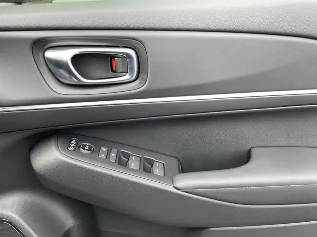 ホンダ ヴェゼル ハイブリッド e:HEV Z 香川県 2025(令7)年 0.1千km クリスタルブラックパール Honda SENSING/・衝突軽減ブレーキ/・誤発進抑制機能/・歩行者事故低減ステアリング/・路外逸脱抑制機能/・渋滞追従機能付きアダプティブクルーズコントロール/・車線維持支援システム /純正9インチナビ/(Bluetooth/FM/AM/Apple CarPlay/Android Auto/フルセグTV)/バックカメラ/ブラインドスポットモニター/ハンズフリー電動リアゲート/アダプティブドライビングビーム/LEDシーケンシャルターンシグナルランプ/前席シートヒーター/ビルトインETC2.0/純正18インチアルミホイール/コンビシート/パドルシフト/本革巻きステアリング/ステアリングリモコン/置くだけ充電/プッシュスタート/スマートキー/スペアキー