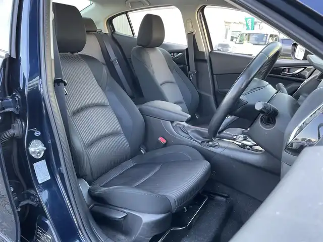 マツダ アクセラ ハイブリッド S 東京都 2015(平27)年 8.1万km 紺 純正ナビ/バックカメラ/フルセグTV/Bluetooth/ETC/ブラインドスポットモニター/リアビークルモニタリングシステム/アダプティブフロントライティングシステム/純正フロアマット/サイドバイザー/フォグライト/ステアリングスイッチ/オートライト/16インチアルミホイール