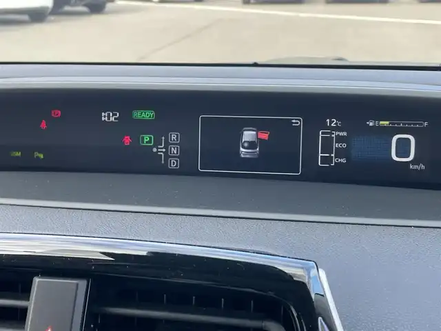 トヨタ プリウス A 岡山県 2016(平28)年 7万km ホワイトパールクリスタルシャイン 登録時走行距離：　70069km/禁煙車/サンルーフ/モデリスタエアロ/ヘッドアップディスプレイ/ALPINEナビ(型番:X9V)/　(CD/DVD/フルセグTV/Bluetooth)/バックカメラ/クルーズコントロール(追従走行あり)/衝突被害軽減システム/車線逸脱警報（レーンキープアシスト）/コーナーセンサー/革巻きステアリング/ステアリングスイッチ/Clazzioレザー調シートカバー/純正LEDヘッドライト/フォグライト/オートライト/プッシュスタート/スマートキー/アイドリングストップ/社外アルミホイール 15インチ/ドアバイザー/ウインカーミラー/電動格納ミラー/オートリトラミラー/純正フロアマット/横滑防止装置/盗難防止装置